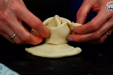 Творожные булочки на дрожжах,  с сочной начинкой: шаг 7