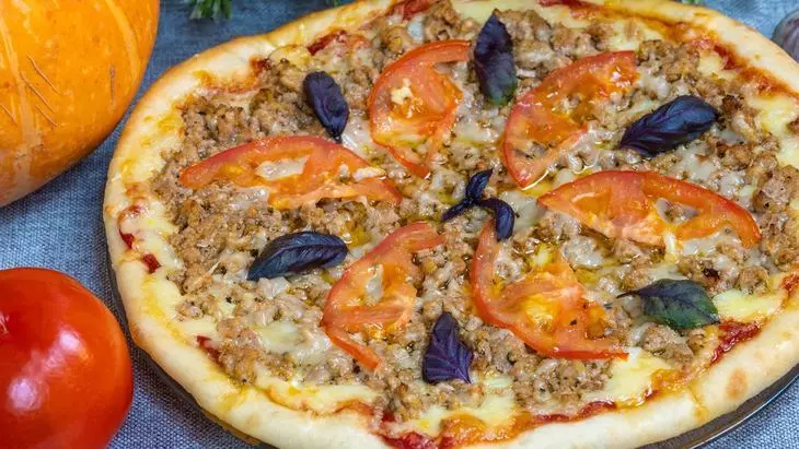 Домашняя пицца с говяжьим фаршем и сыром в духовке: шаг 9