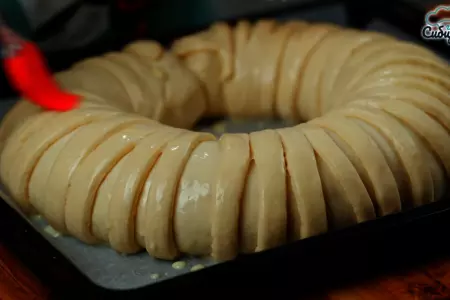 Мясной пирог из сдобного дрожжевого теста в духовке: шаг 7