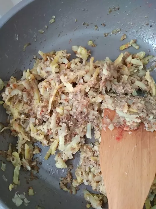 Пирожки с печенью и картофелем: шаг 3