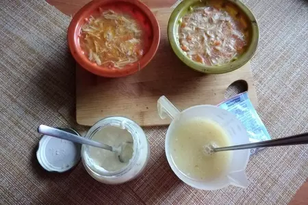 Заливное из мяса курицы на подушке из сливочного хрена: шаг 4