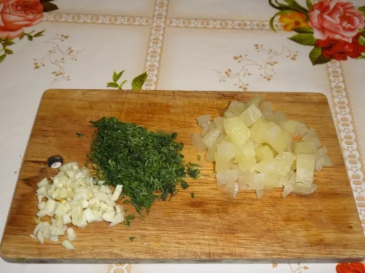 Мясной рулет с ананасом и сыром: шаг 1