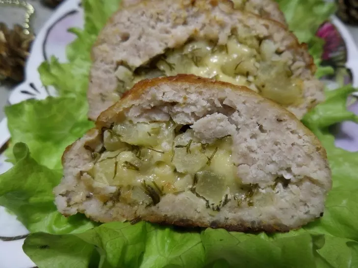 Мясной рулет с ананасом и сыром: шаг 13