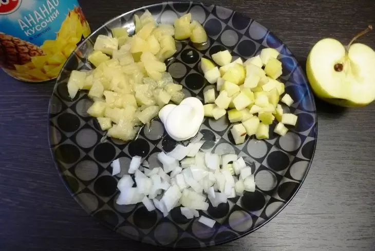 Куриная грудка, фаршированная ананасом с яблоками: шаг 3