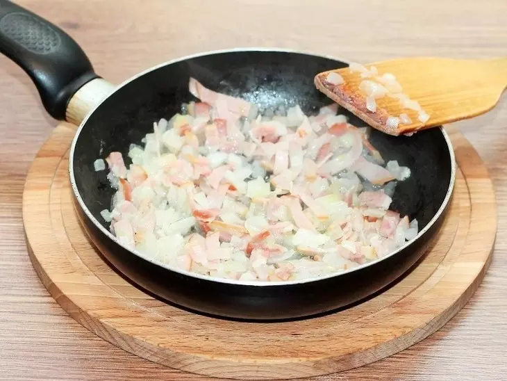 Картофельные блины с беконом и луком#масленица2021: шаг 5