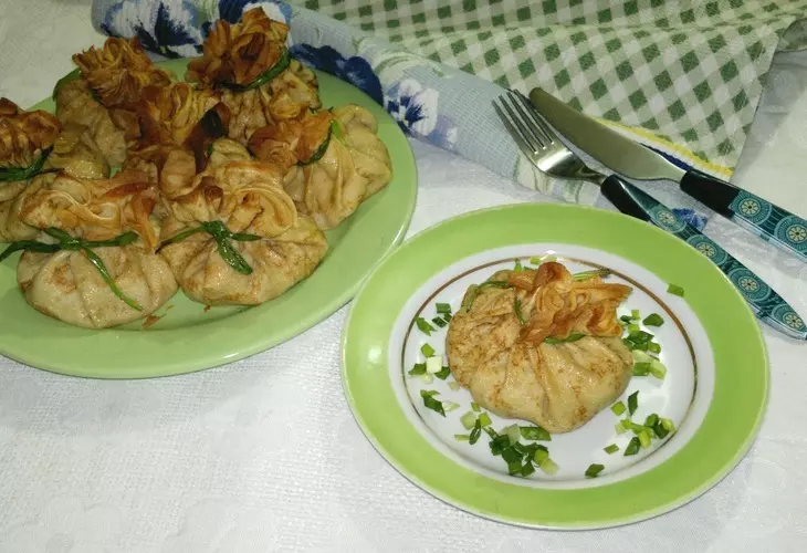 Блинные узелки с курицей и грибами #масленица2021: шаг 19