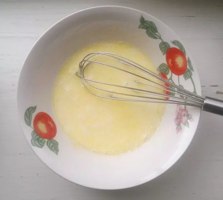 Корзиночки из рисовых блинчиков с творогом и вишней: шаг 1