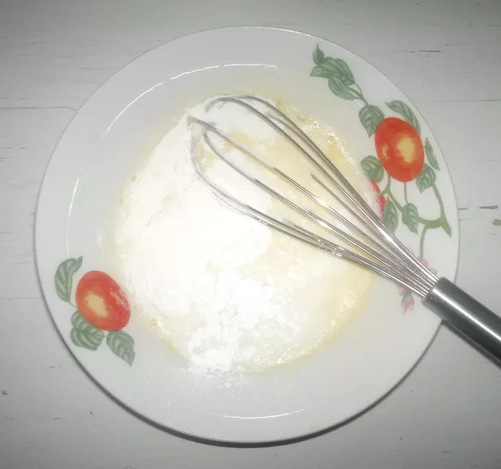 Корзиночки из рисовых блинчиков с творогом и вишней: шаг 2