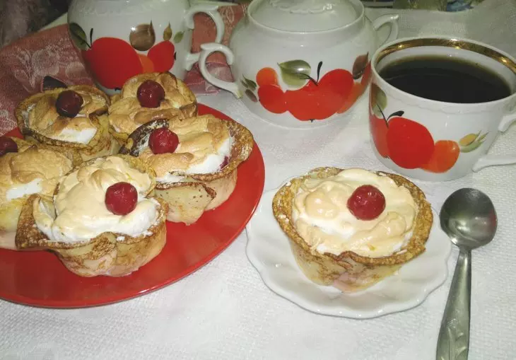 Корзиночки из рисовых блинчиков с творогом и вишней: шаг 12