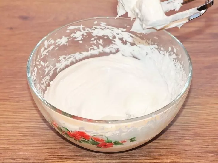 Медовые пирожные "мишуткины грезы": шаг 11