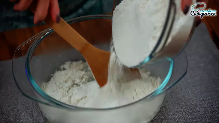 Вареники с начинкой из мясного фарша с капустой: шаг 2