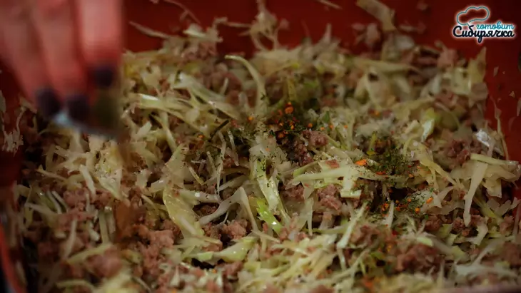 Вареники с начинкой из мясного фарша с капустой: шаг 5