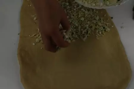 Вкусный слоеный пирог с творогом и сыром (без особых хлопот): шаг 4
