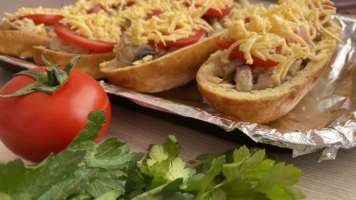 Запеченный багет с курицей и грибами: шаг 3