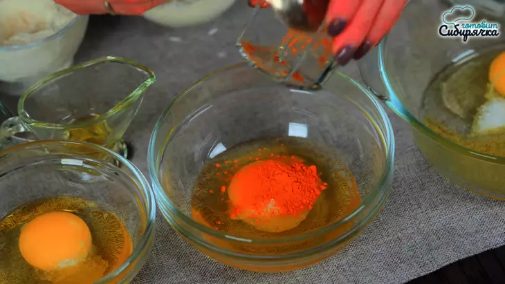 Домашняя яичная лапша с куркумой и овощной зеленью: шаг 2
