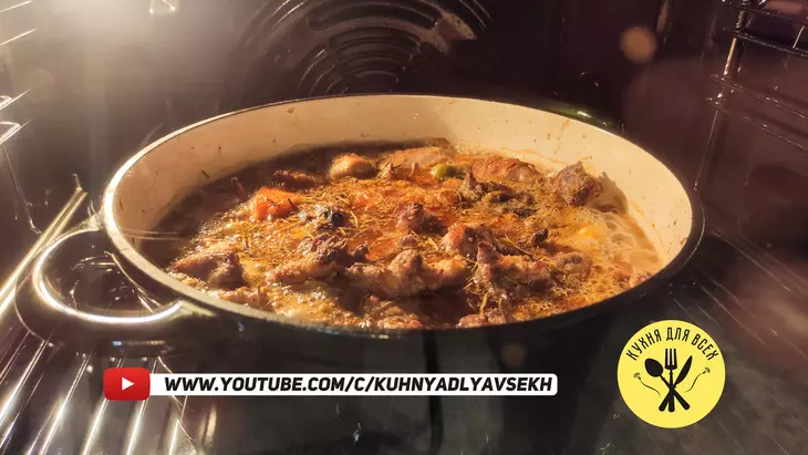 Кролик тушеный в белом вине с оливками и помидорами: шаг 5