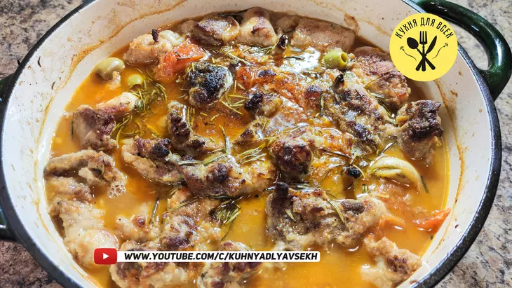 Кролик тушеный в белом вине с оливками и помидорами: шаг 6