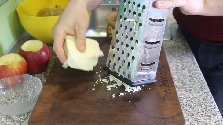 Цыплята корнишоны запеченные с яблоками: шаг 5