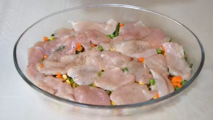 Сочная, нежная куриная запеканка с овощами - ленивый ужин для всей семьи: шаг 8