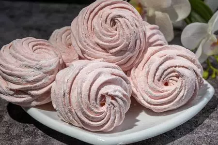 Домашний зефир с клубникой и яблочным пектином: шаг 9