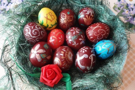 Пасхальные яйца-крашенки, расписанные красками #пасха2021: шаг 5