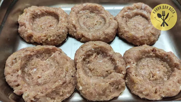 Жюльен из грибов в куриных котлетах: шаг 2