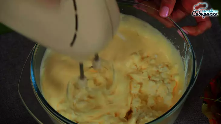 Творожный пирог с начинкой из вишни и шоколада: шаг 4