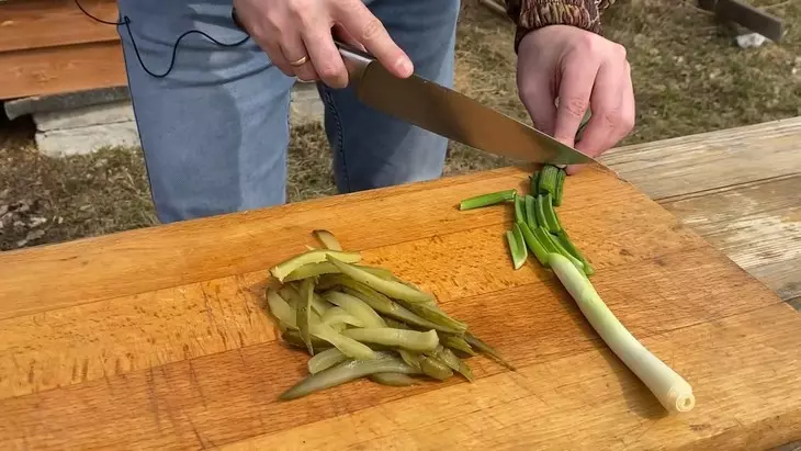 Теплый гриль-салат с кальмарами: шаг 7