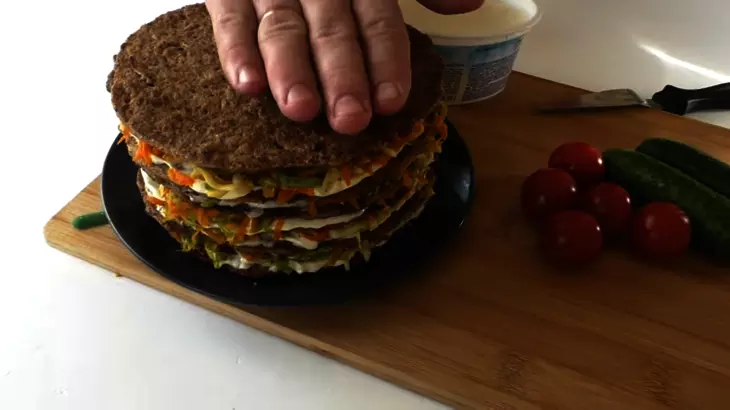 Закусочный печеночный торт с кабачками: шаг 7