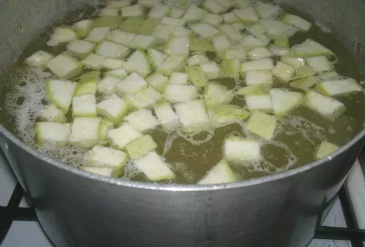 Щи с молодой капустой, кабачком и помидорами #литкухня #кулинар: шаг 8