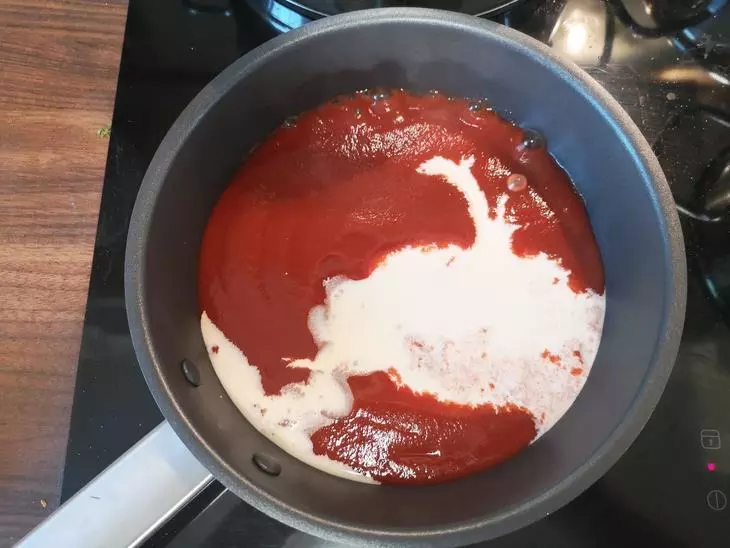Супчик с тунцом, зеленым горошком и оливками: шаг 3
