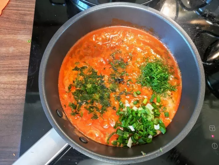 Супчик с тунцом, зеленым горошком и оливками: шаг 4