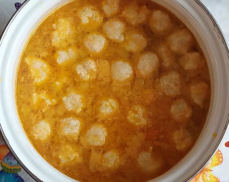 Зелёные щи с куриными фрикадельками #литкухня #кулинар: шаг 9