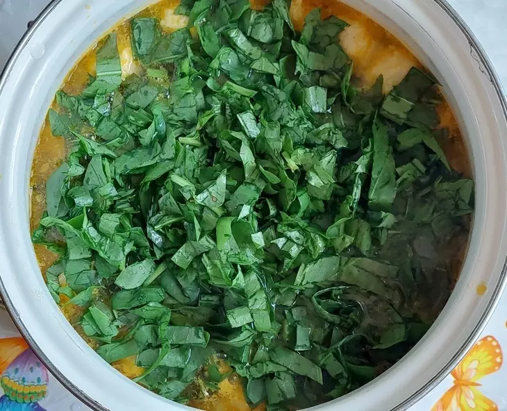 Зелёные щи с куриными фрикадельками #литкухня #кулинар: шаг 10