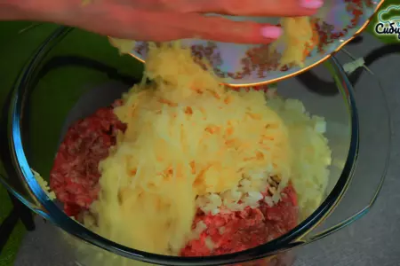 Котлеты из мясного фарша по-домашнему: шаг 2