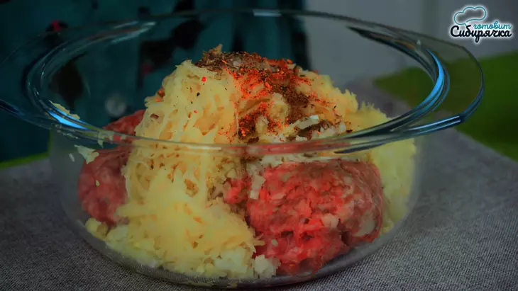 Котлеты из мясного фарша по-домашнему: шаг 3