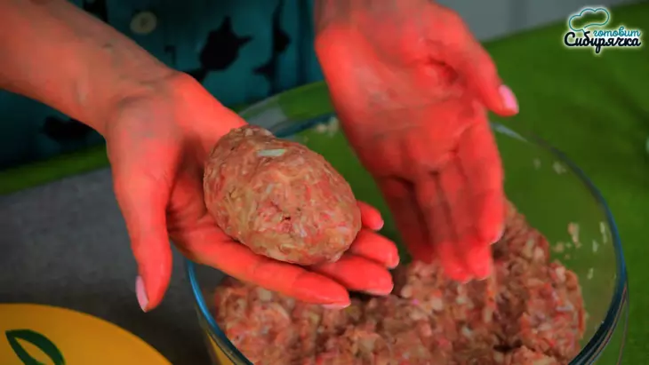Котлеты из мясного фарша по-домашнему: шаг 5