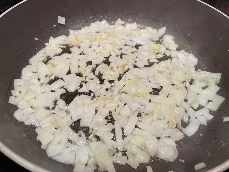 Щи с копчеными ребрышками и лисичками #литкухня и #кулинар: шаг 4
