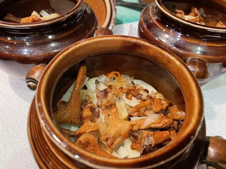 Щи с копчеными ребрышками и лисичками #литкухня и #кулинар: шаг 8
