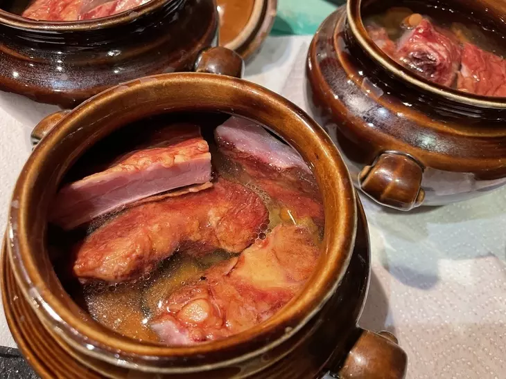 Щи с копчеными ребрышками и лисичками #литкухня #кулинар: шаг 10