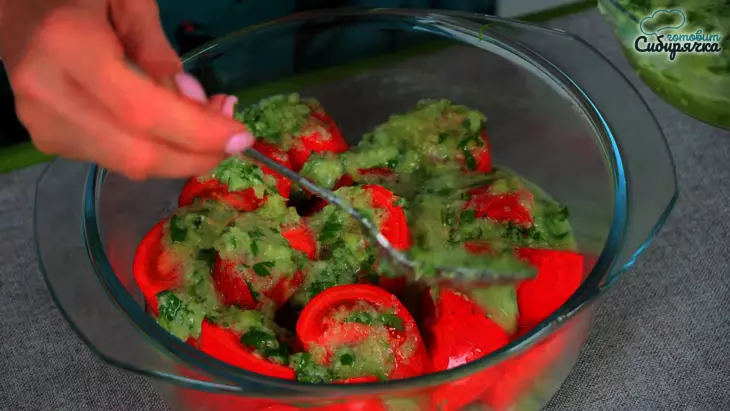 Острая закуска из помидоров с чесночным соусом: шаг 6
