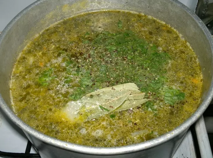 Зелёные щи с фасолью #литкухня #кулинар: шаг 12