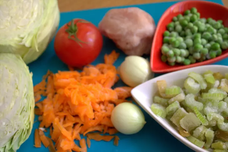 Щи из молодой капусты с горошком #литкухня и #кулинар: шаг 1