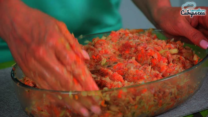 Ленивые голубцы в сметанно-томатном соусе в духовке: шаг 4