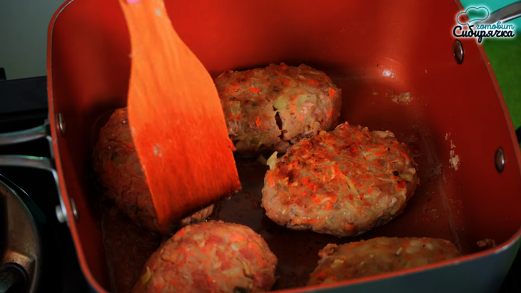 Ленивые голубцы в сметанно-томатном соусе в духовке: шаг 7