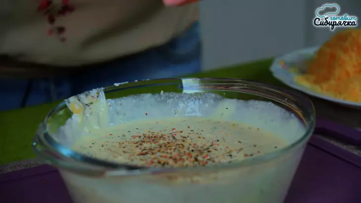 Кабачковая запеканка с творогом и сыром: шаг 2