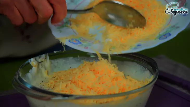 Кабачковая запеканка с творогом и сыром: шаг 3