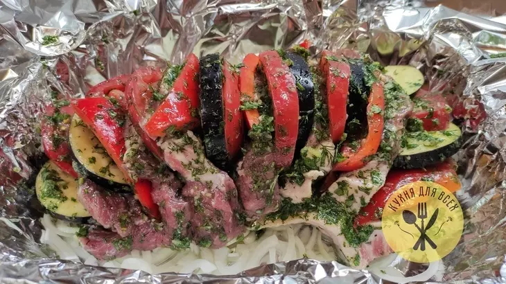 Свиная шея в духовке с овощами: шаг 2