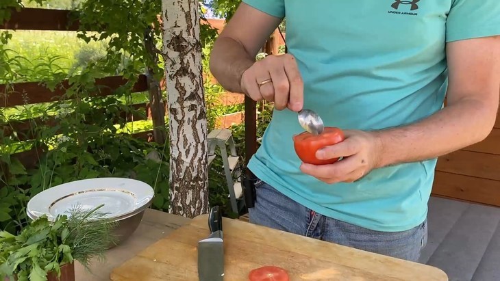 Фаршированные перцы, баклажаны и помидоры в казане: шаг 3