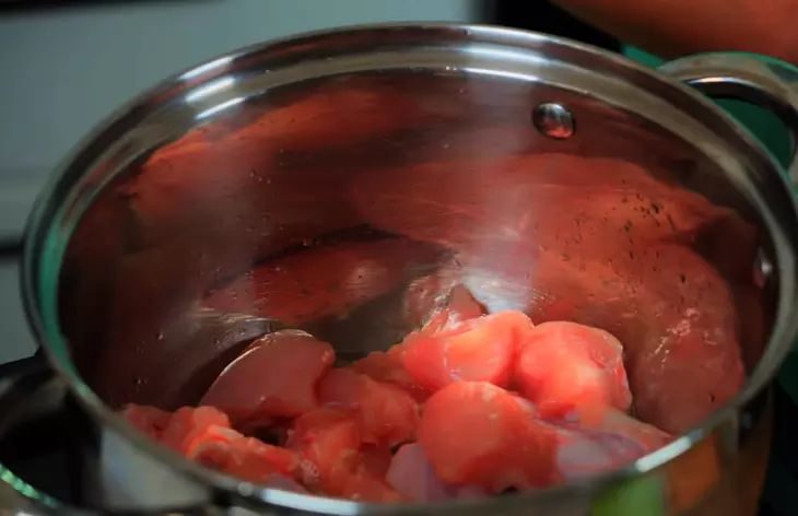 Куриный суп с плавленым сливочным сыром и овощами: шаг 1